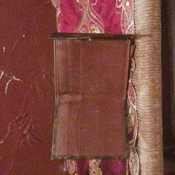 LV wallet, Brown on brown med size - Picture 2 of 8